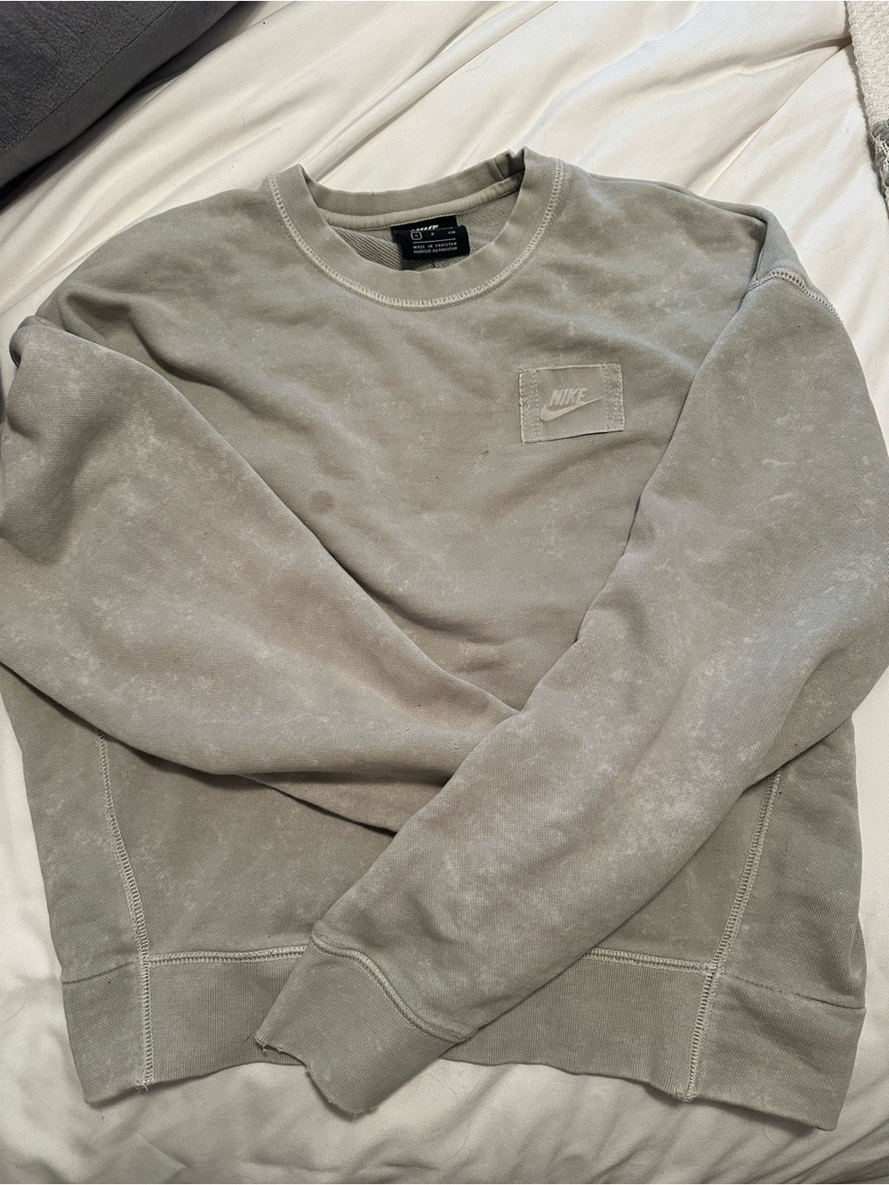 Nike Women’s Crewneck Sweatshirt - Light Olive